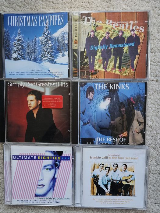 Оригинални компакт дискове от лична колекция