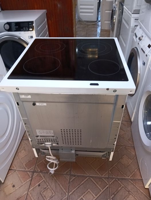 Свободно стояща печка с керамичен плот Voss Electrolux 2годиниГаранция