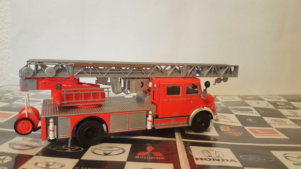 Macheta Mercedes L519 scara 1/43