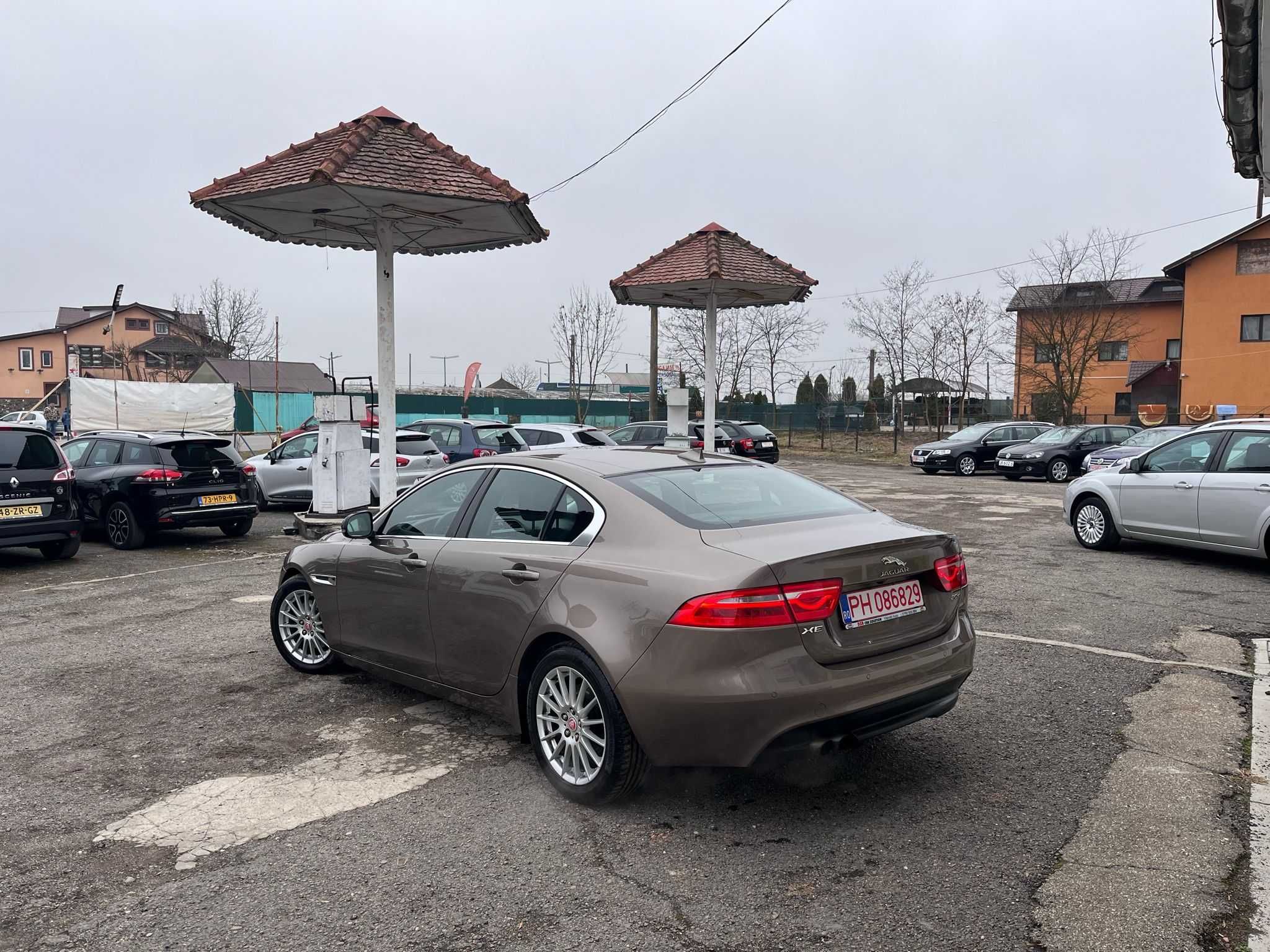 Jaguar Xe 2016 - 2.0d- Full LED - 193000km- Meridian - 12990E