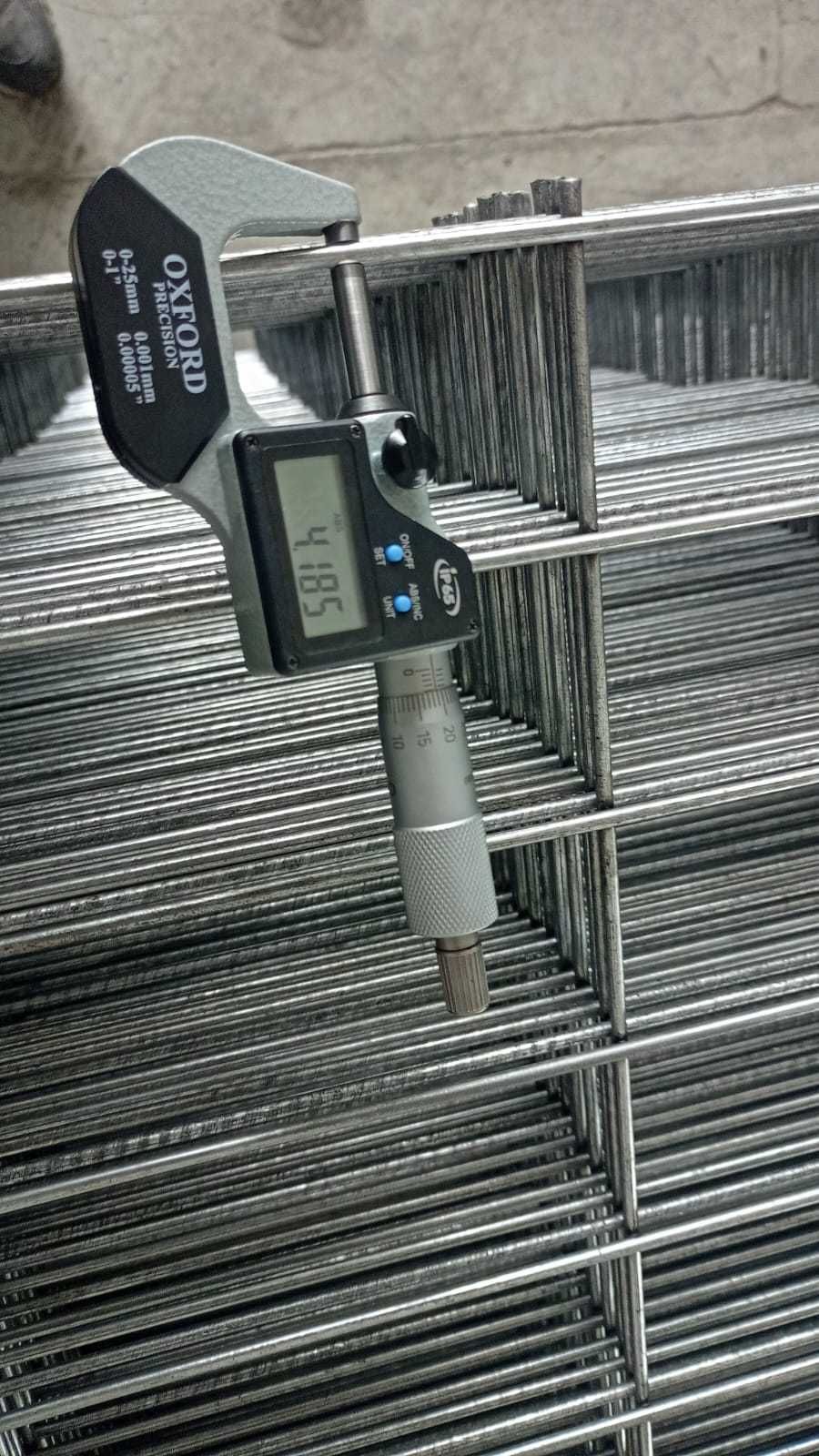 Vând PANOU Gard Zincat de 4.2 mm ,1700 x2500 la 94 Ron/buc NEGOCIABIL