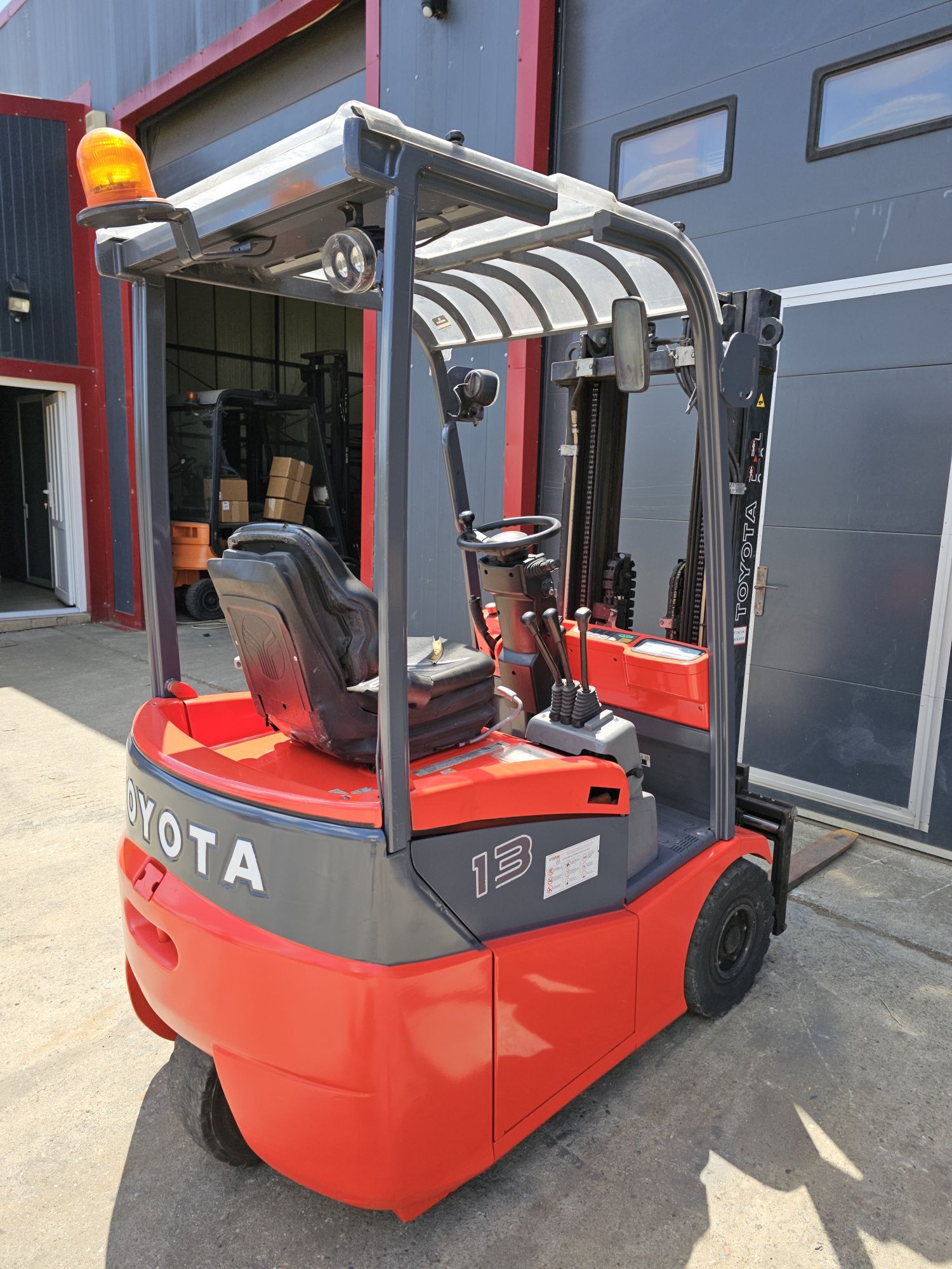 Stivuitor/ electrostivuitor Toyota 1.3T