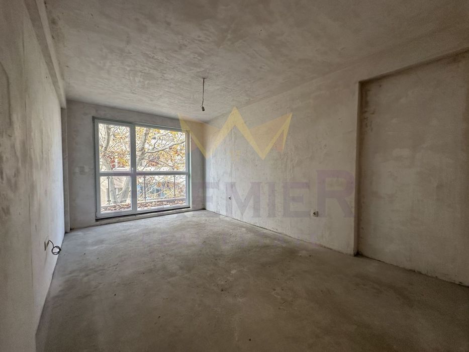 Продава се Тристаен апартамент в Варна, Погреби - 94 кв.м за 1703 €/кв.м - Снимка #2