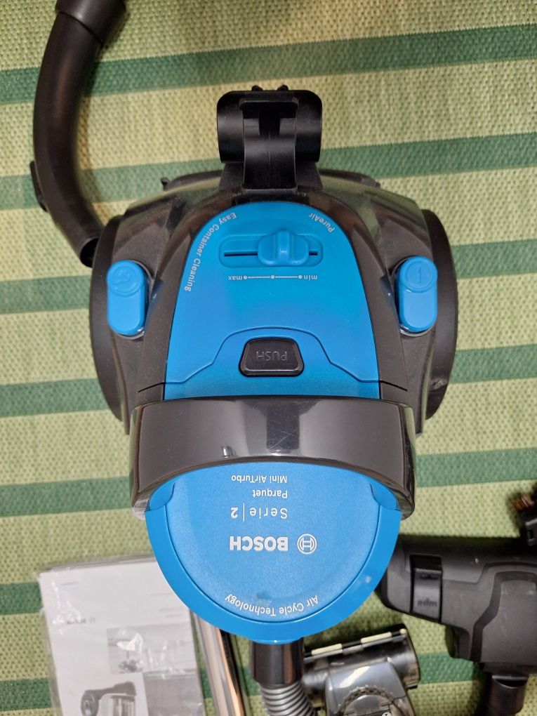 Aspirator fara sac bosch