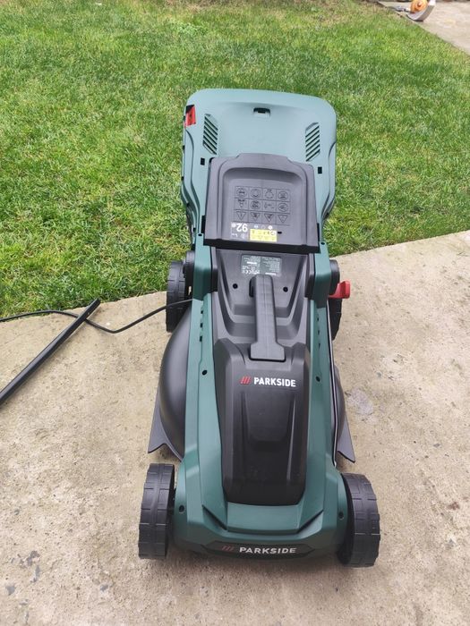 Mașina tuns gazonul Parkside