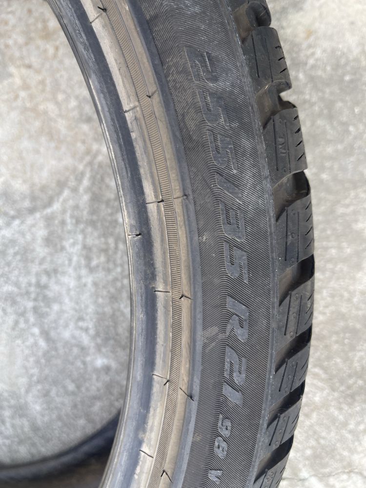 Vand 2 anvelope iarna 255/35/21 Pirelli Sottozero 3