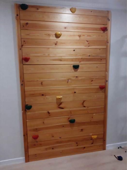 Скалолазная стенка