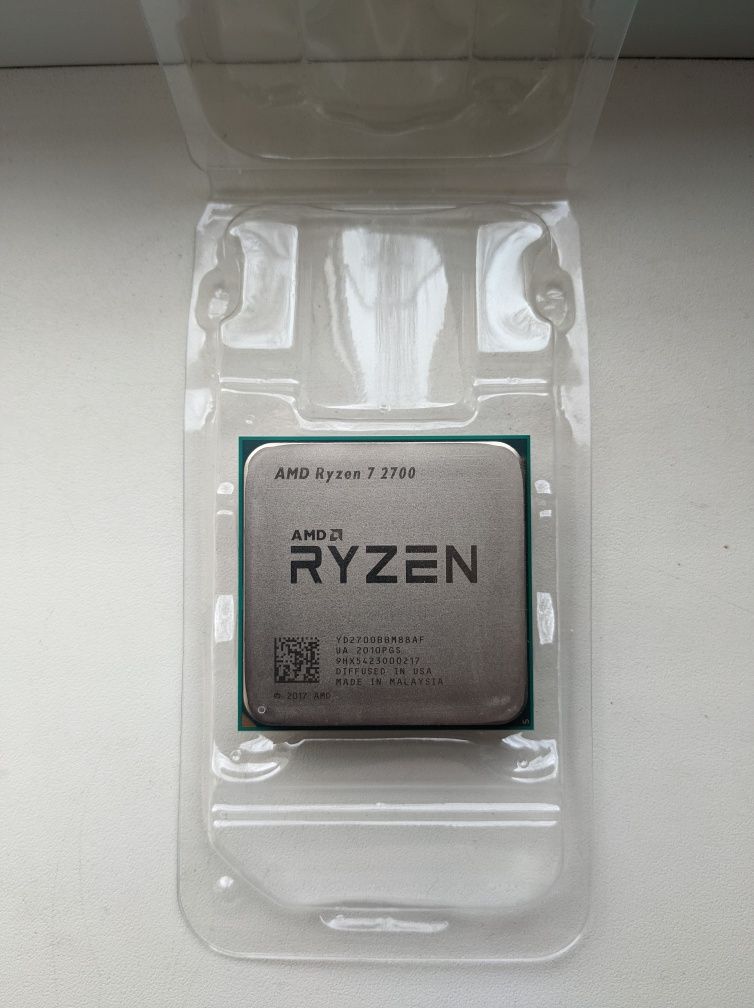 Процессор Ryzen 7 2700