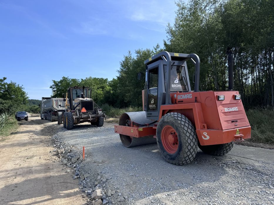 Inchiriez Autogreder/ Buldoexcavator/ Excavator / Camion/ Compactor
