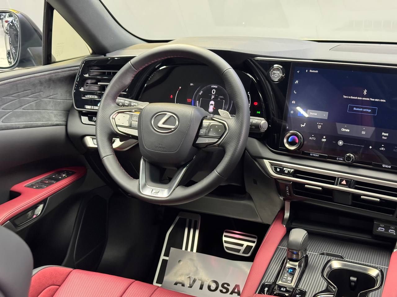 Продается новый Lexus RX500h