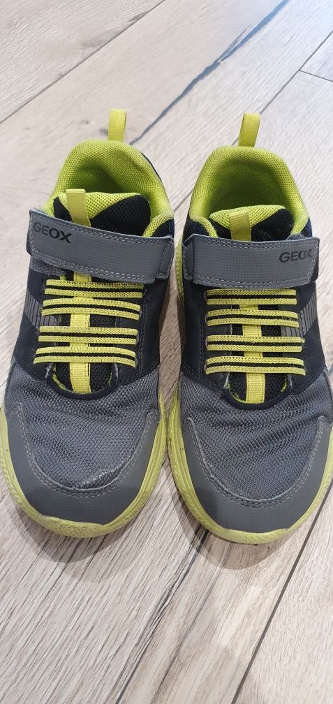 Geox pantofi sport mar. 35