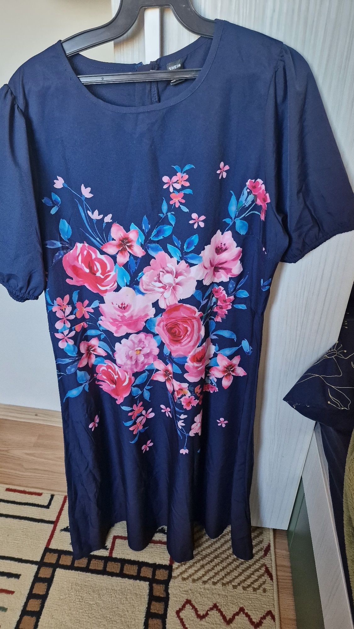 Rochie de vara cu imprimeu floral marimea L/XL