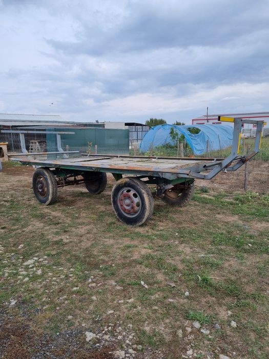 Vând remorcă trailer pentru baloți