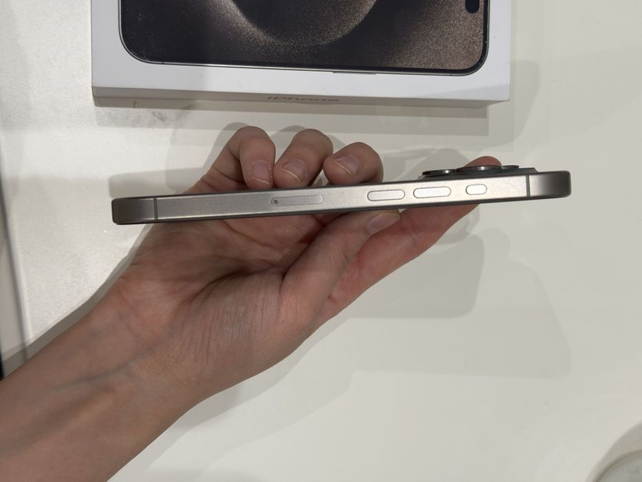 iPhone 15 pro 128Gb Titan