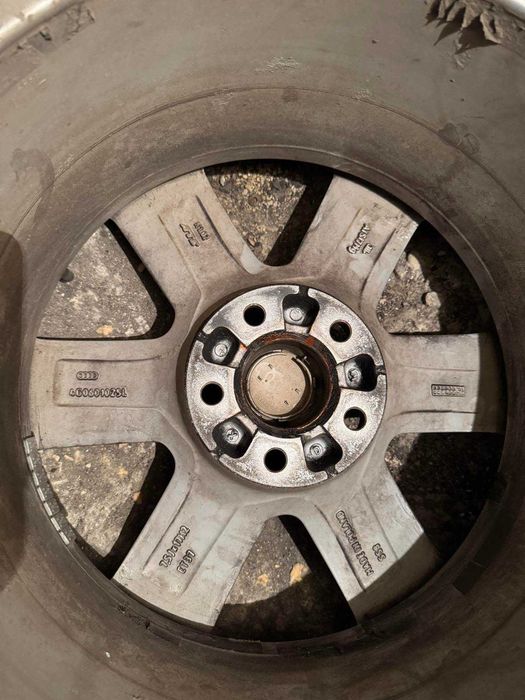 4 зимни 225/55R17 (DOT 2422) + 17” джанти оригинални Audi + 4 летни
