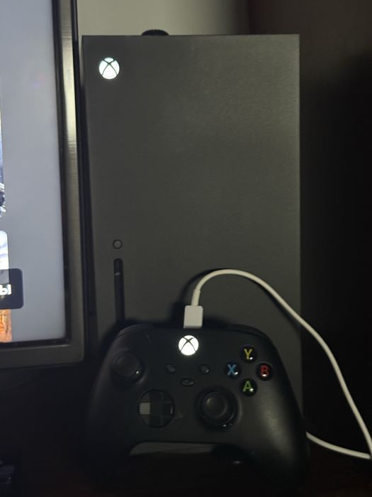 Продам Xbox series X  (без игр)