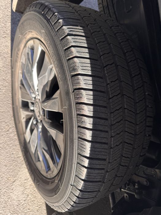 Michelin balon sotiladi ozgina yurgan holati zor.