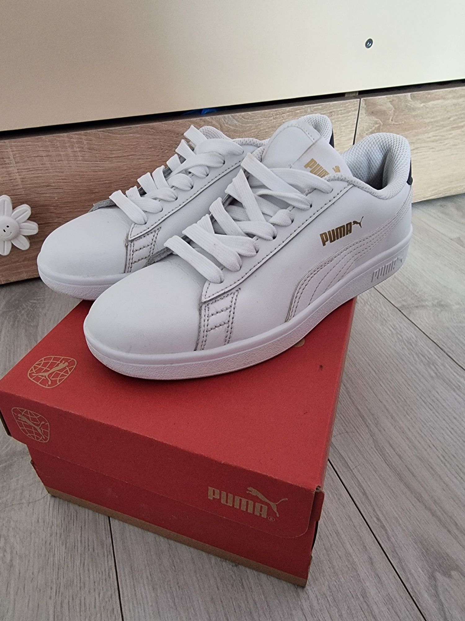 Бели сникърси  Puma