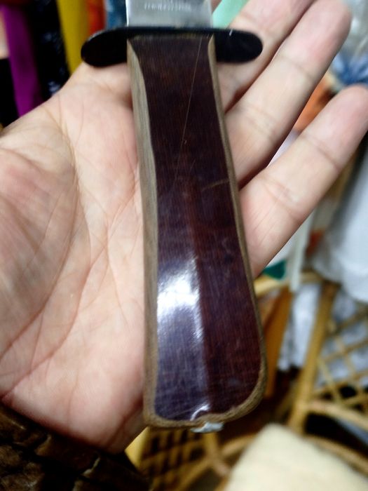 Cutit vechi cu toc rigid