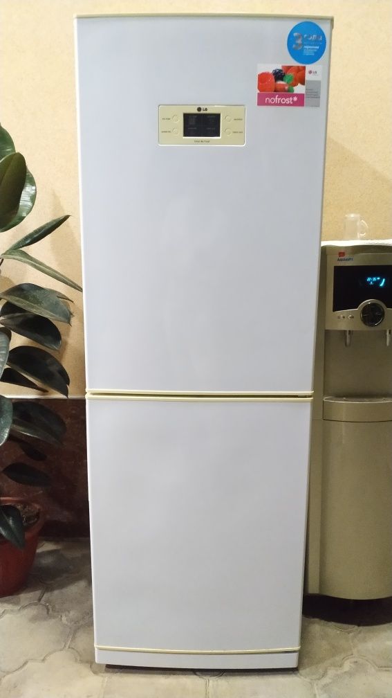 Холодильник LG котаси 170+60 холати ишлаши зор срочни сотилади