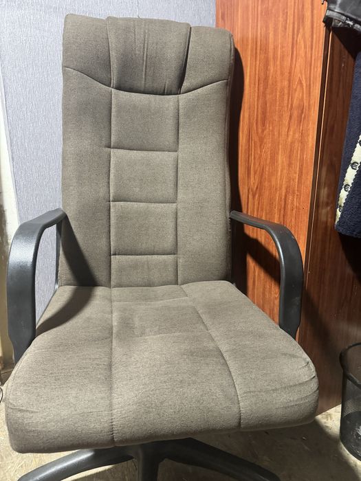 Кресло офиссноее