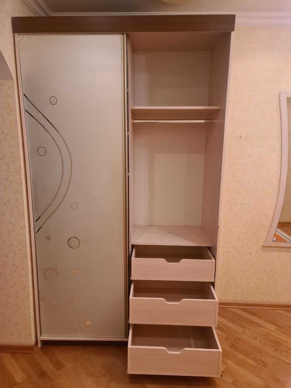 Продам шкаф купе.