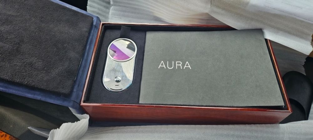 Motorola Aura R1 telefon cu butoane clasic