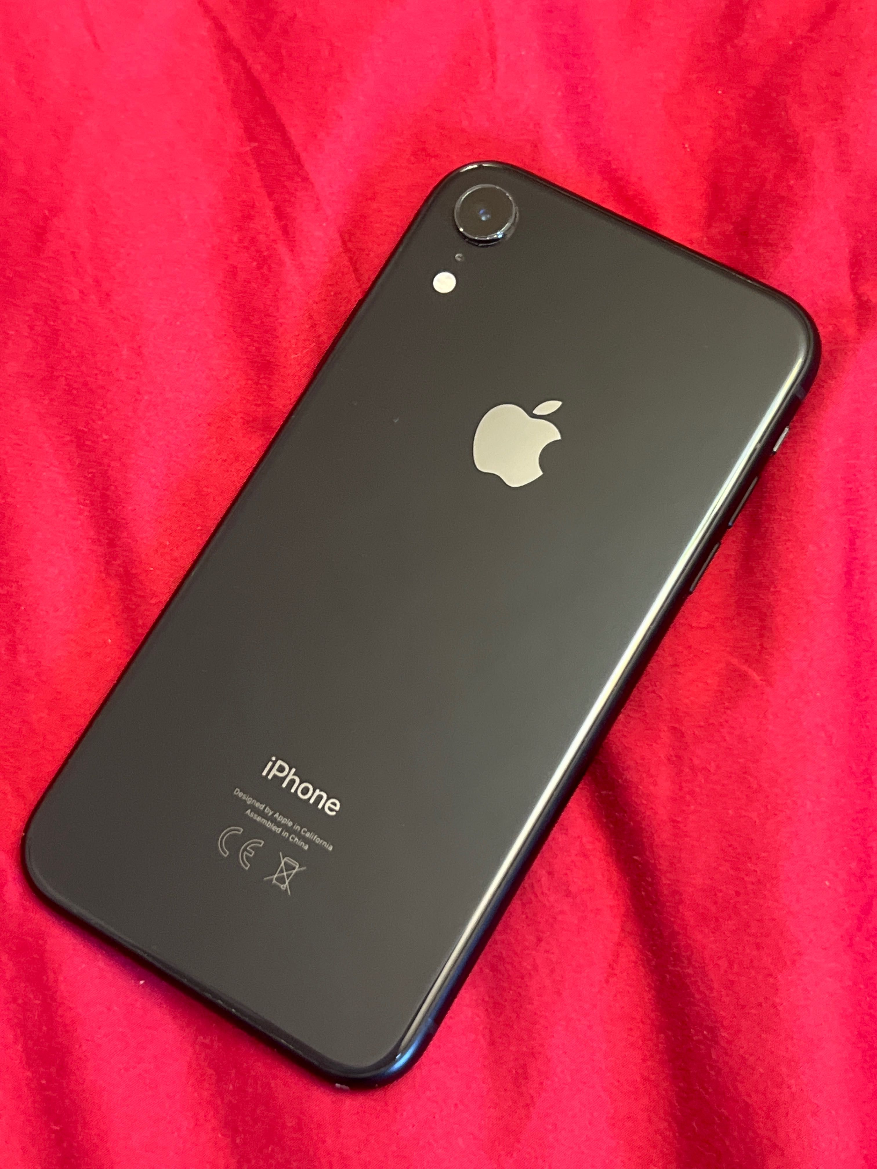 Iphone XR culoarea negru
