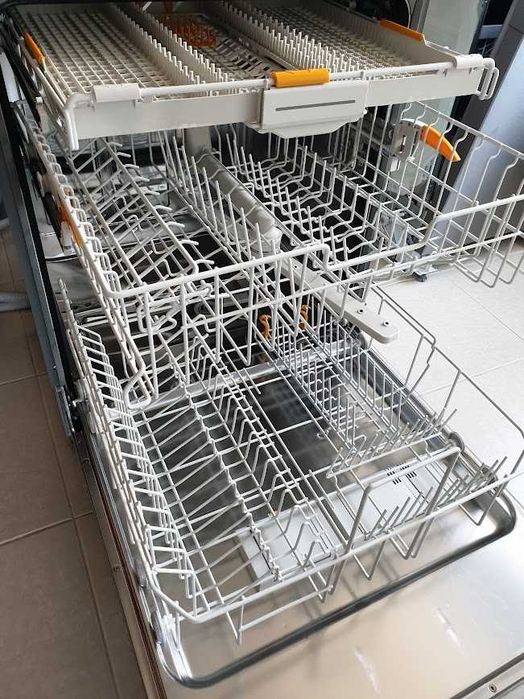 Inox Miele Auto Open QuickPower Wash Съдомиялна - Частично Вграждане