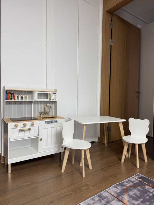 Детский стол и кухня