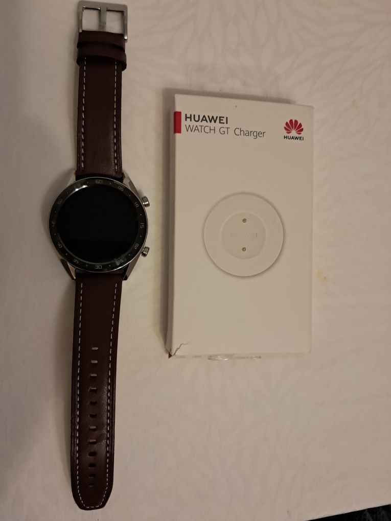 Смарт часовник Huawei watch GT1