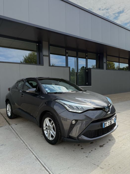 Toyota C-HR 1.8 Hybrid Гаранционна
