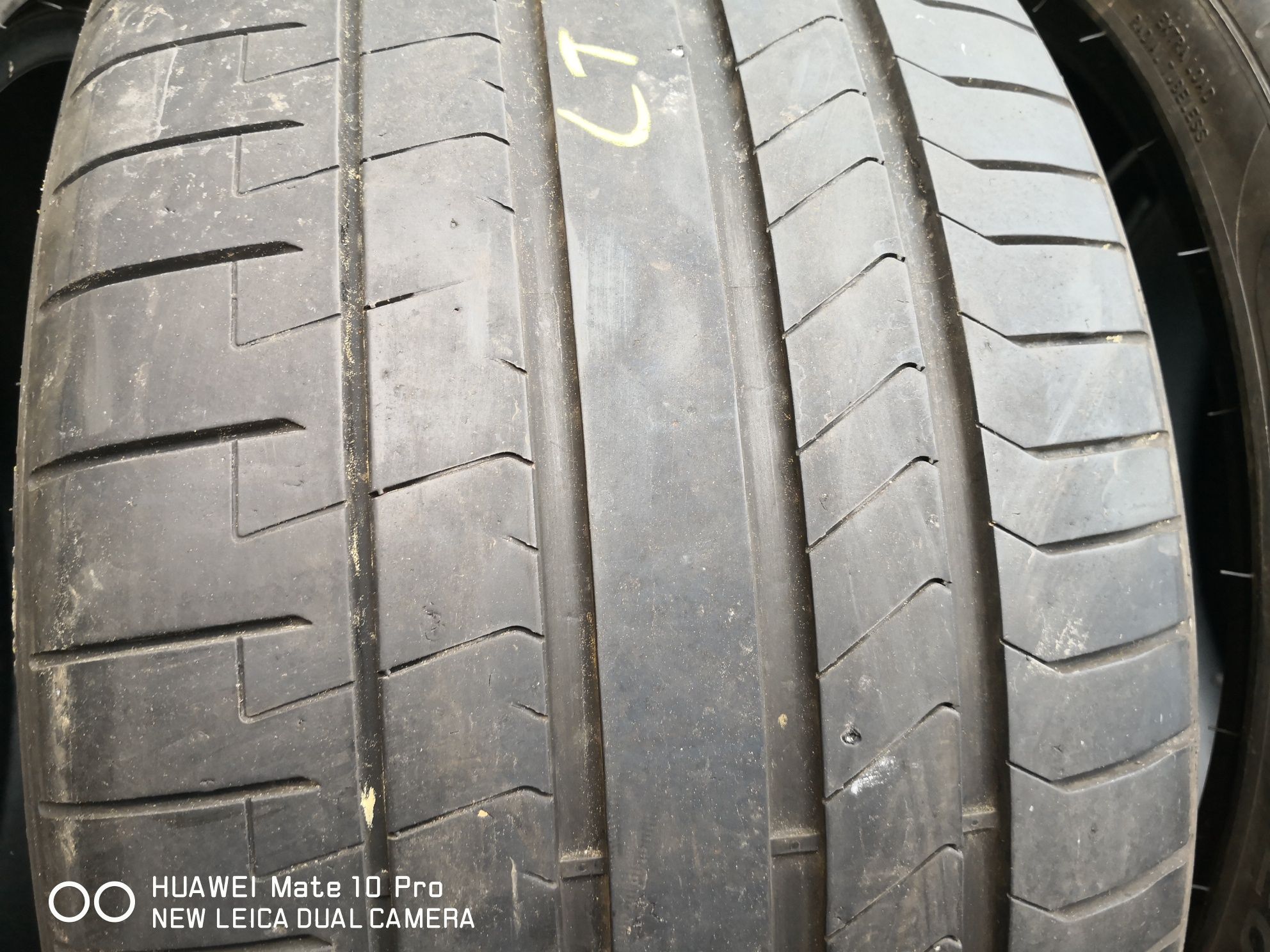 255 35 20 предни 285 30 20 задни 20 цола гуми като нови Pirelli dot 21