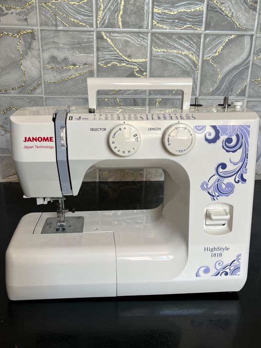 Швейная машина Janome HighStyle 1818 белый