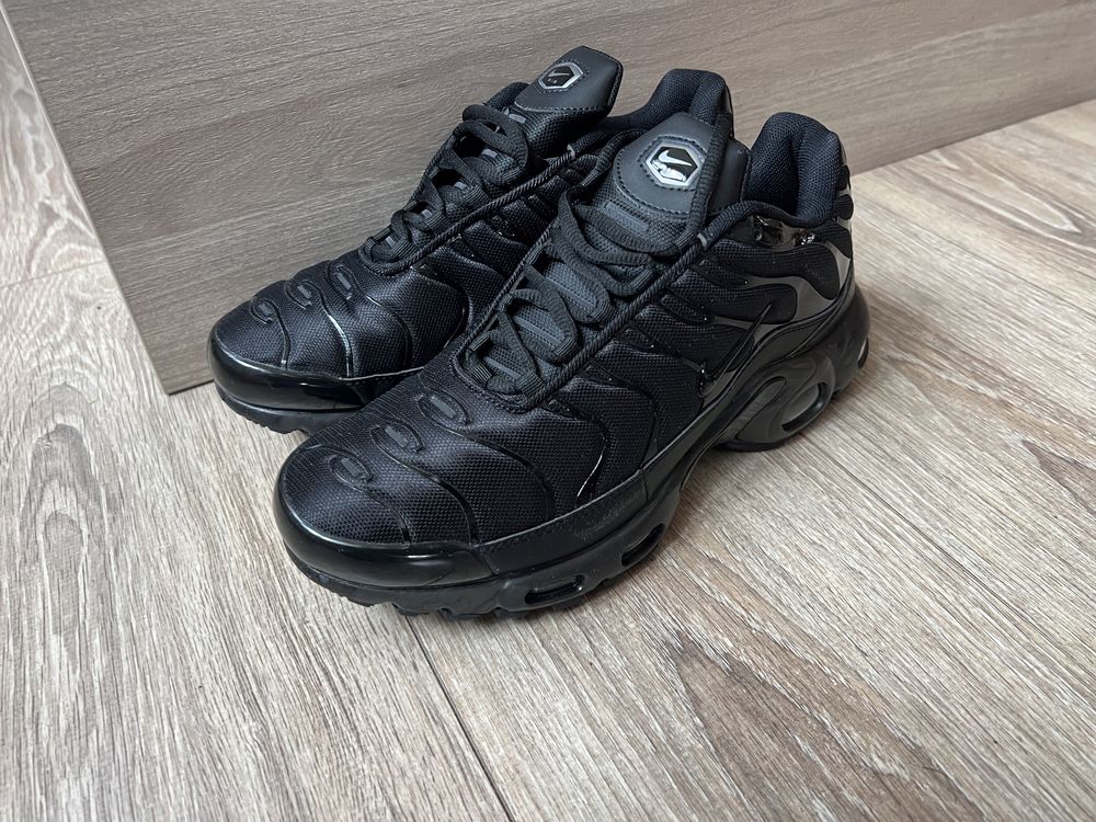 Nike Air Max Plus Triple Black