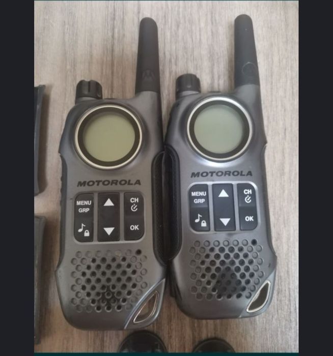 Vând stații Motorola