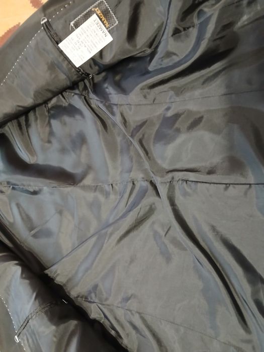 Costum barbati foarte elegant negru cu imprimeu doar sacoul și pantaln