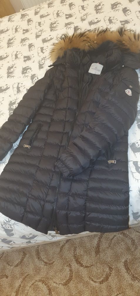 Geaca dama Moncler ! Produsul este nou !