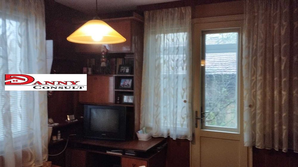 Тристаен апартамент в гр. В. Търново до Пожарната