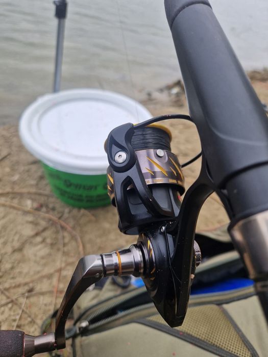 Mulineta Penn Authority modificata. 1500 negociabil.