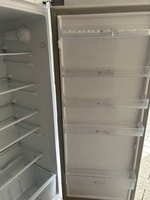 Vând frigider Arctic