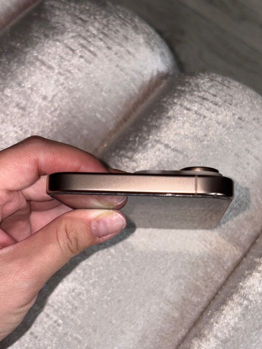 Продам Iphone 16 pro max