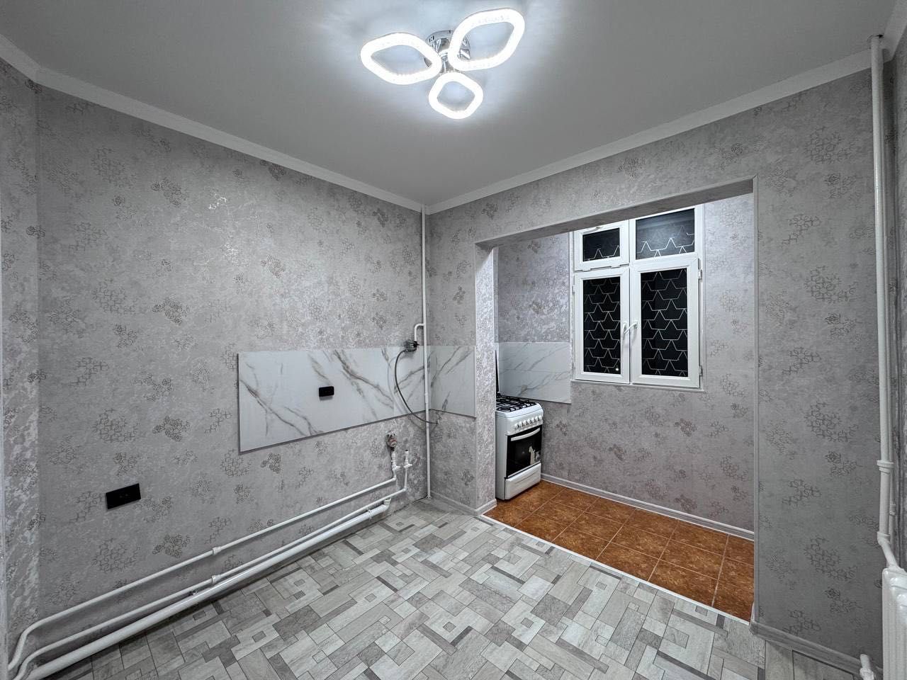 2 ком. квартира 62 м², Паркентский рынок. М. Риёзи