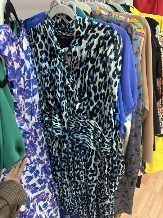Se vinde stoc haine de dama noi