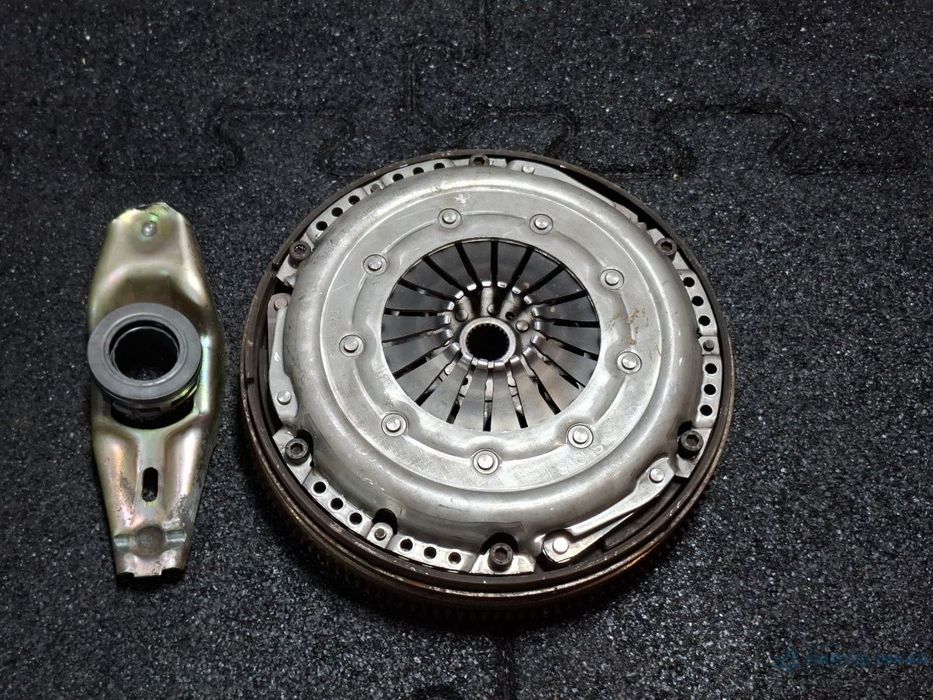 Kit ambreiaj masa dubla VOLKSWAGEN PASSAT 3B3 2000 - 2005 1.6 1.6 ALZ 058105266H