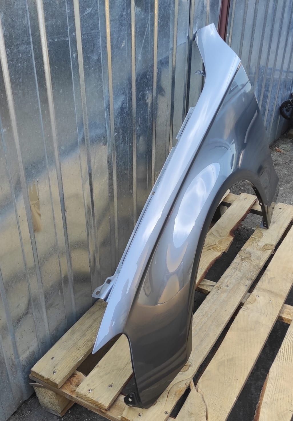 Aripa stanga fata NOUA vopsita gri LX7R Audi A4 B8 2007 - 2011