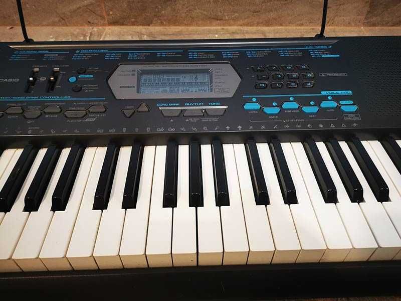 компютърна миди клавиатура CASIO CTK-2100 синтезатор 5 октави и USB