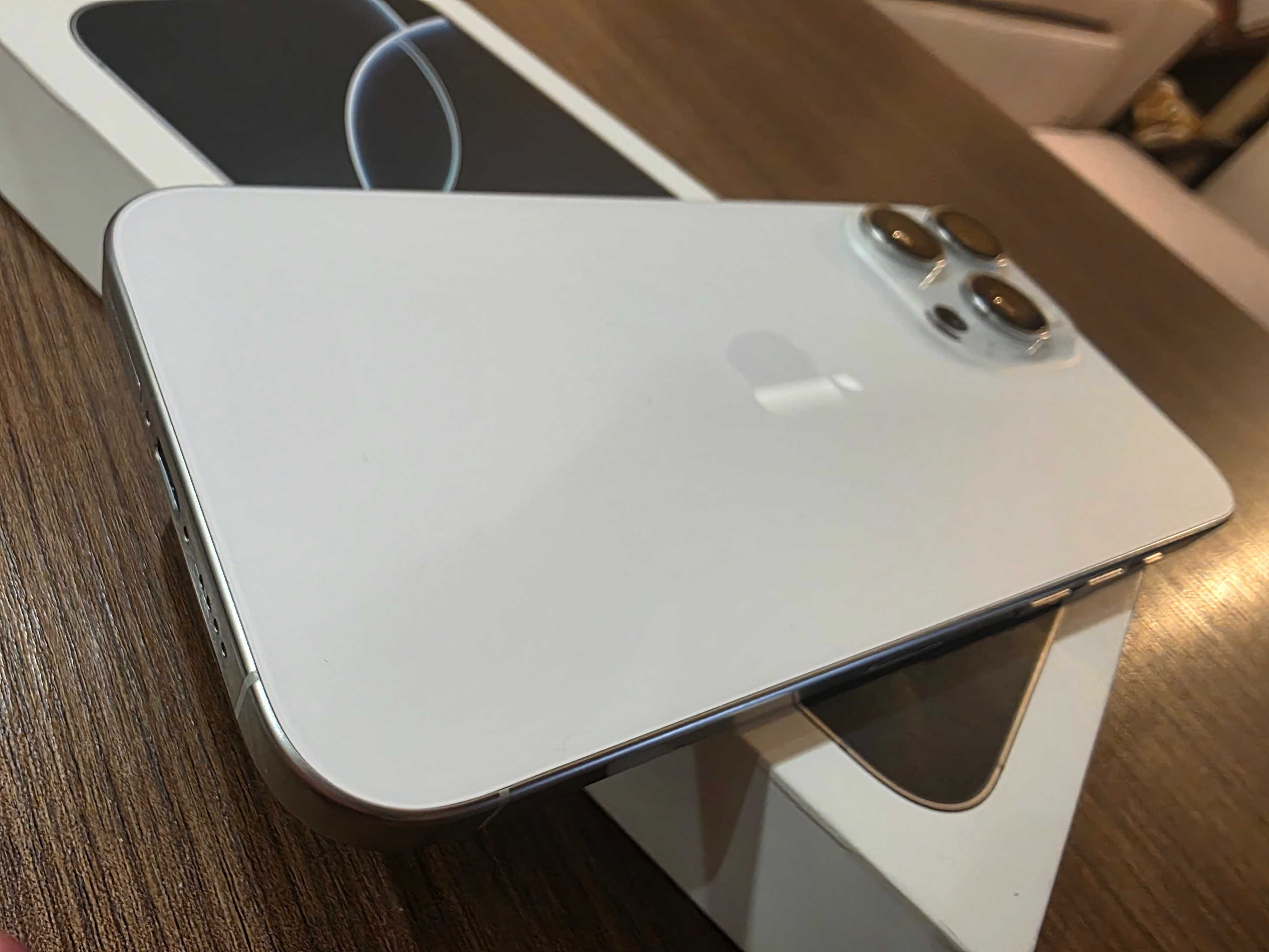 Като нов Apple iPhone 16 Pro Max 1TB/8GB White Titanium + Подаръци
