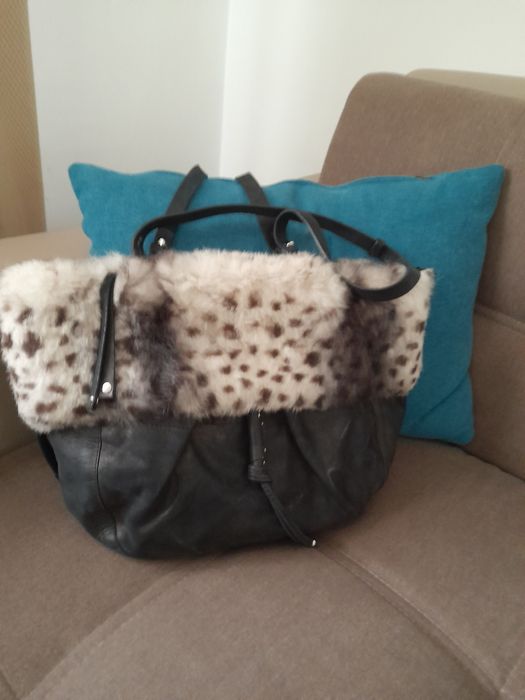 Geanta din piele cu blana naturală