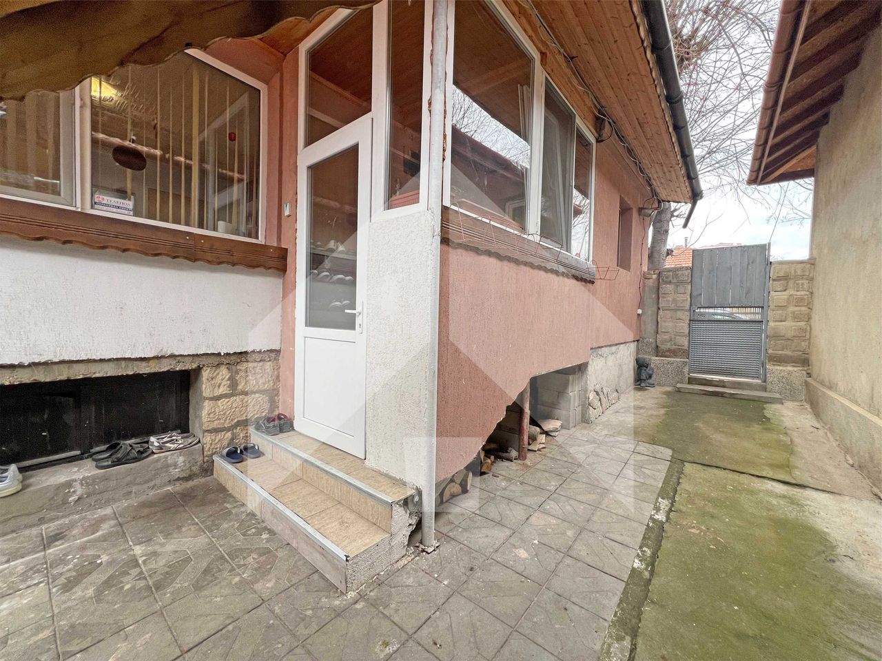 Продава се Етаж от къща в Нови пазар - 72 кв.м за 1013 €/кв.м - Снимка #17